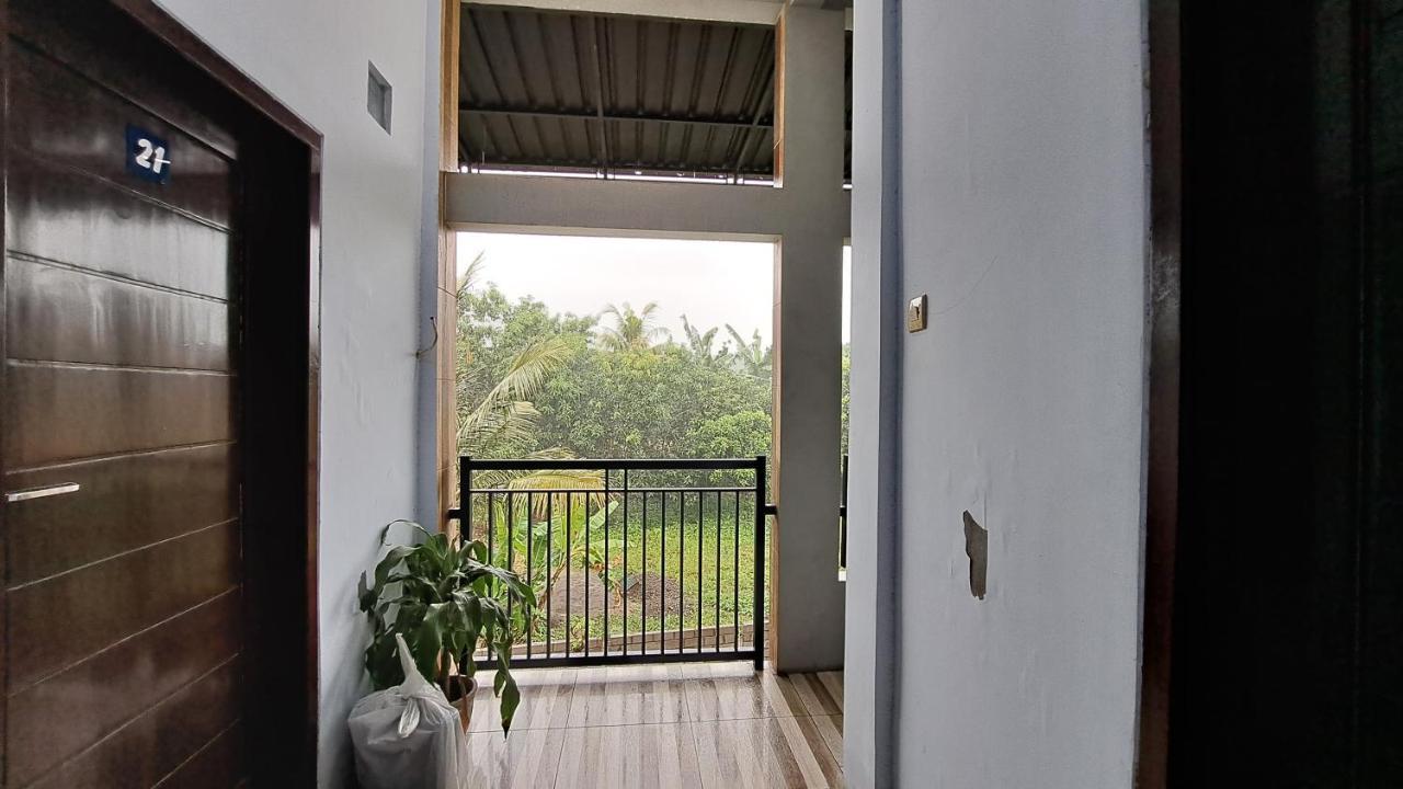 Artha Graha Homestay Banyuwangi  Exterior photo